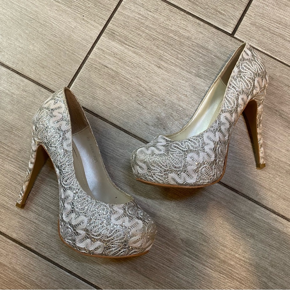 White Lace Bridal Platform Heels – Size 7